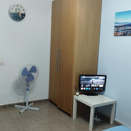 Los Cristianos Centro, Room With A Private Bathroom In Shared Apartment Арона Экстерьер фото